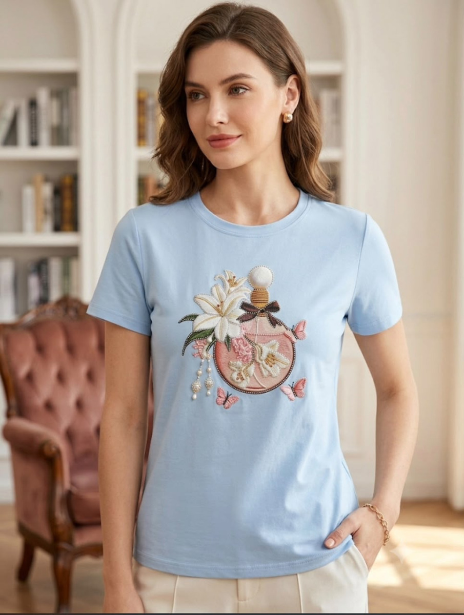 T-SHIRT SUEDE IMPORTADA COM APLIQUE P/GG